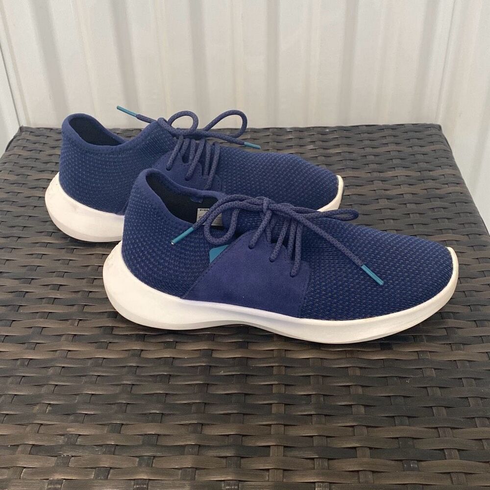 Vessi everyday classic sneakers women’s size 8 ￼